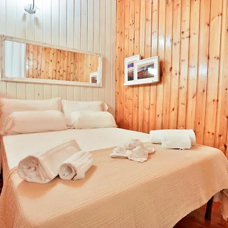 Guesthost - La Casetta Bohemien