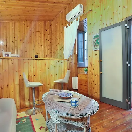 Guesthost - La Casetta Bohemien