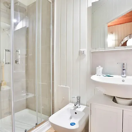 Guesthost - La Casetta Bohemien * ナポリ