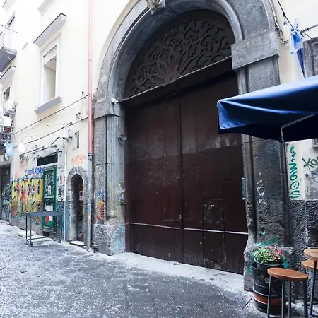 Guesthost - La Casetta Bohemien ナポリ