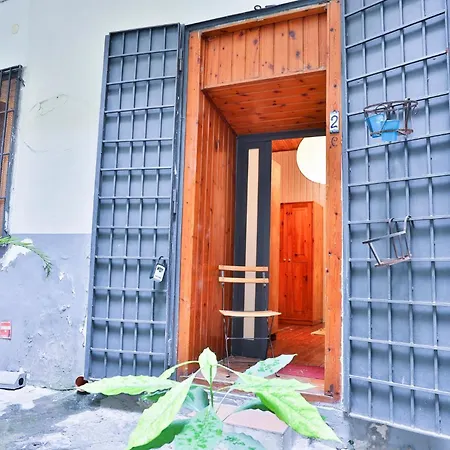 Guesthost - La Casetta Bohemien Apartman